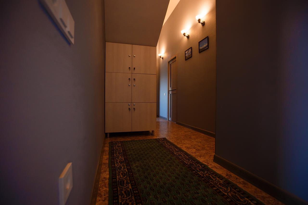 Mountain Road Hostel Almaty Ngoại thất bức ảnh