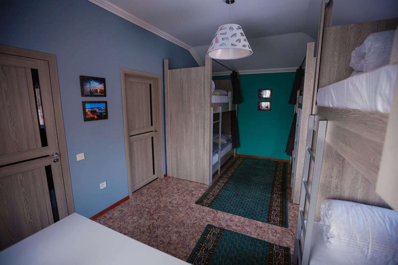Mountain Road Hostel Almaty Ngoại thất bức ảnh