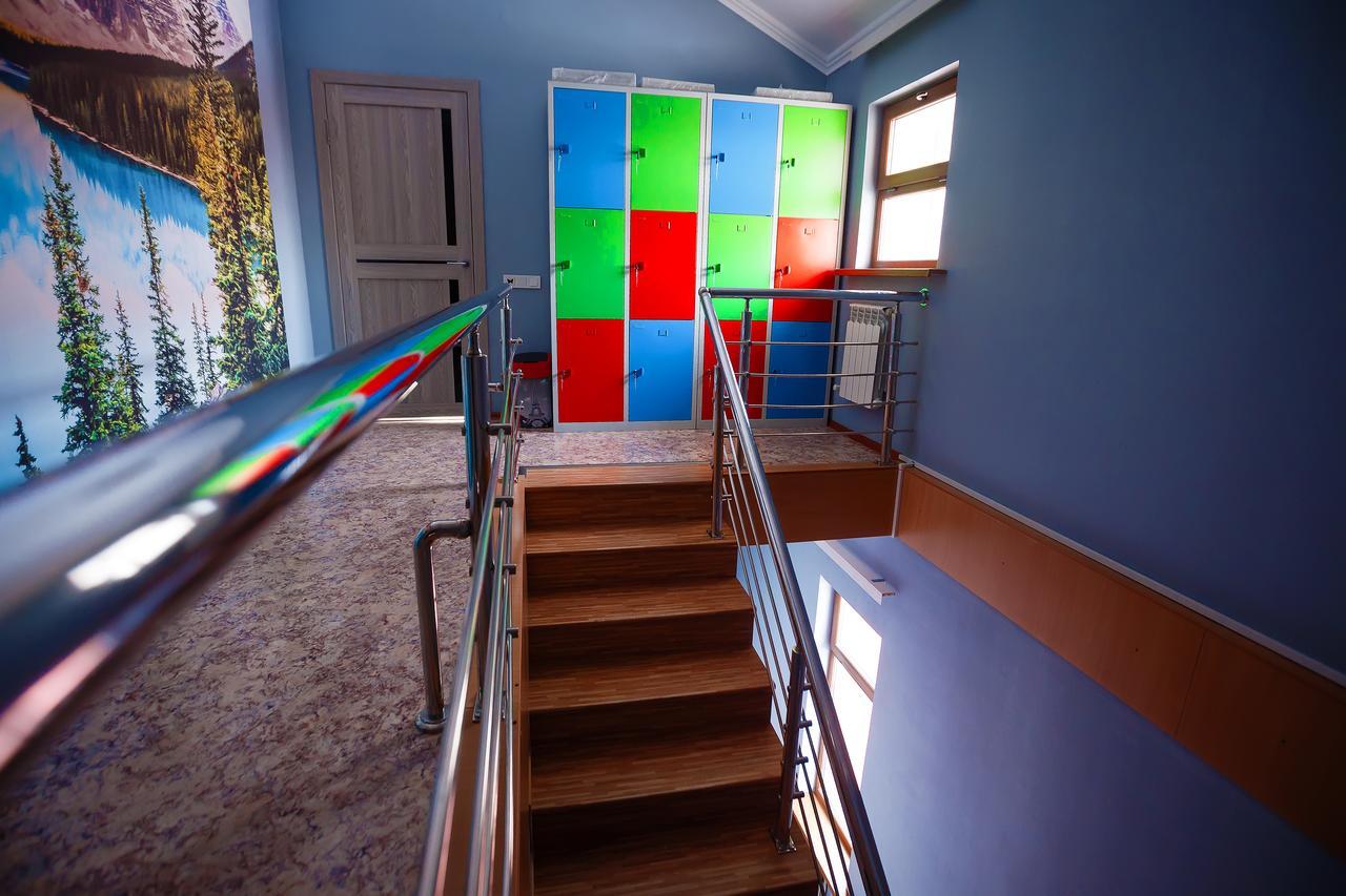 Mountain Road Hostel Almaty Ngoại thất bức ảnh