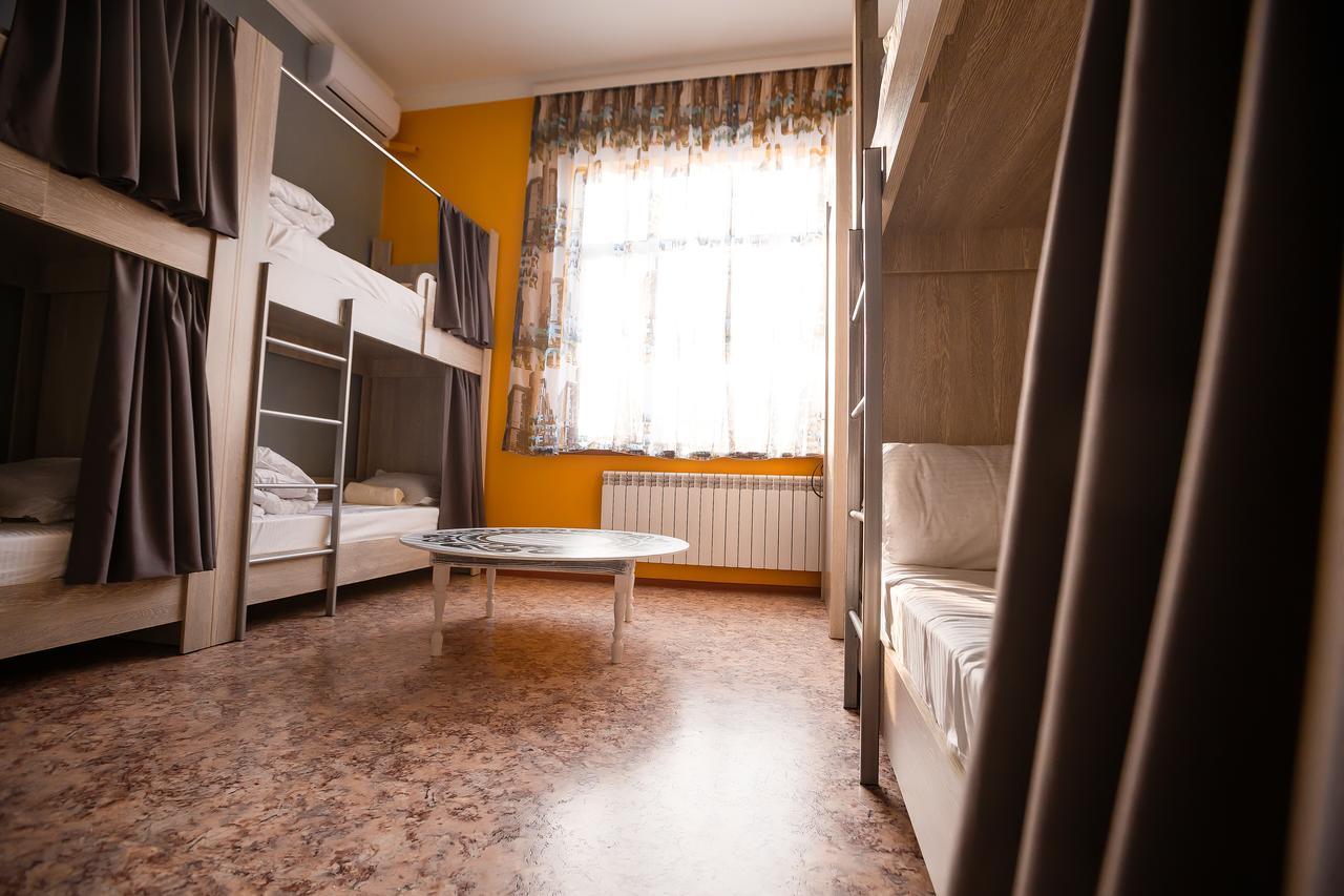 Mountain Road Hostel Almaty Ngoại thất bức ảnh