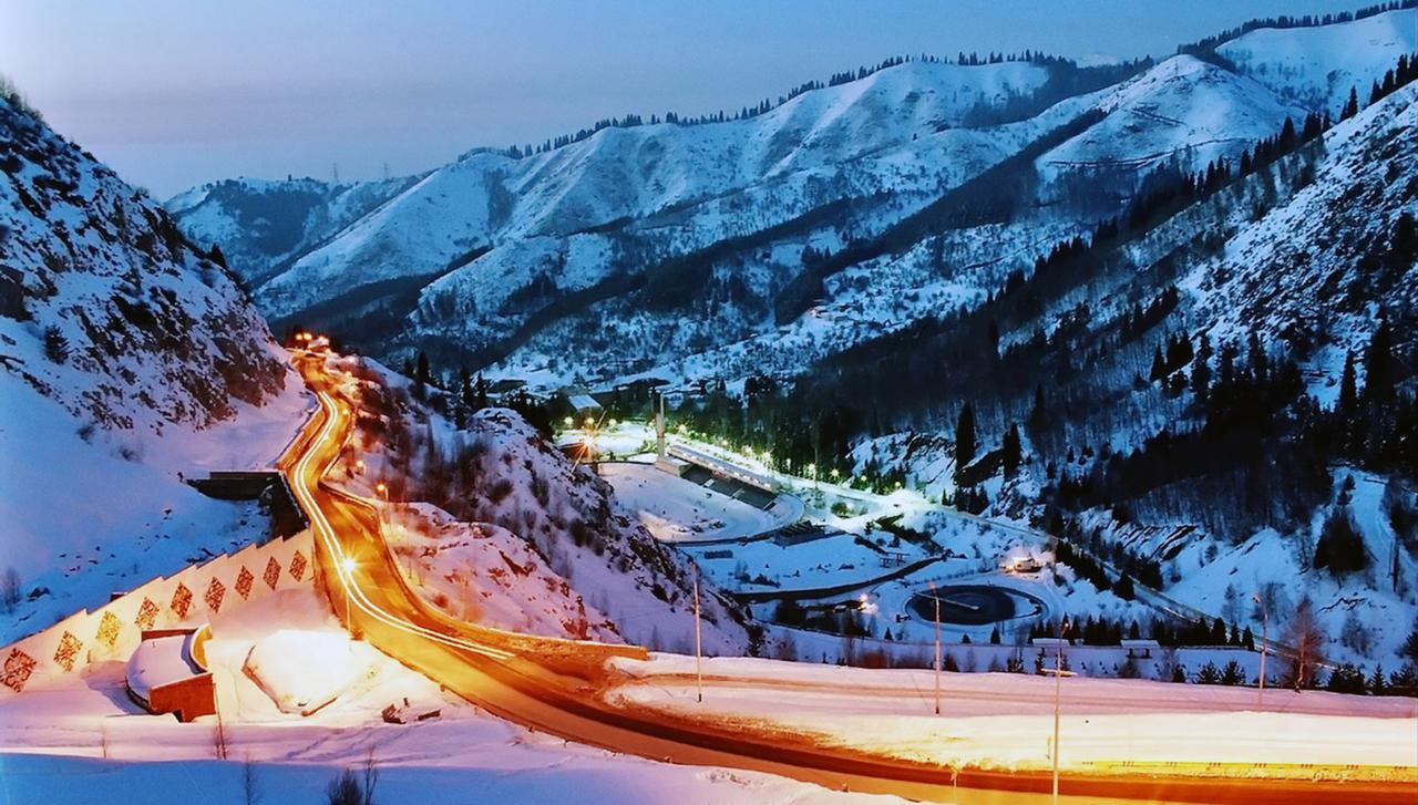 Mountain Road Hostel Almaty Ngoại thất bức ảnh
