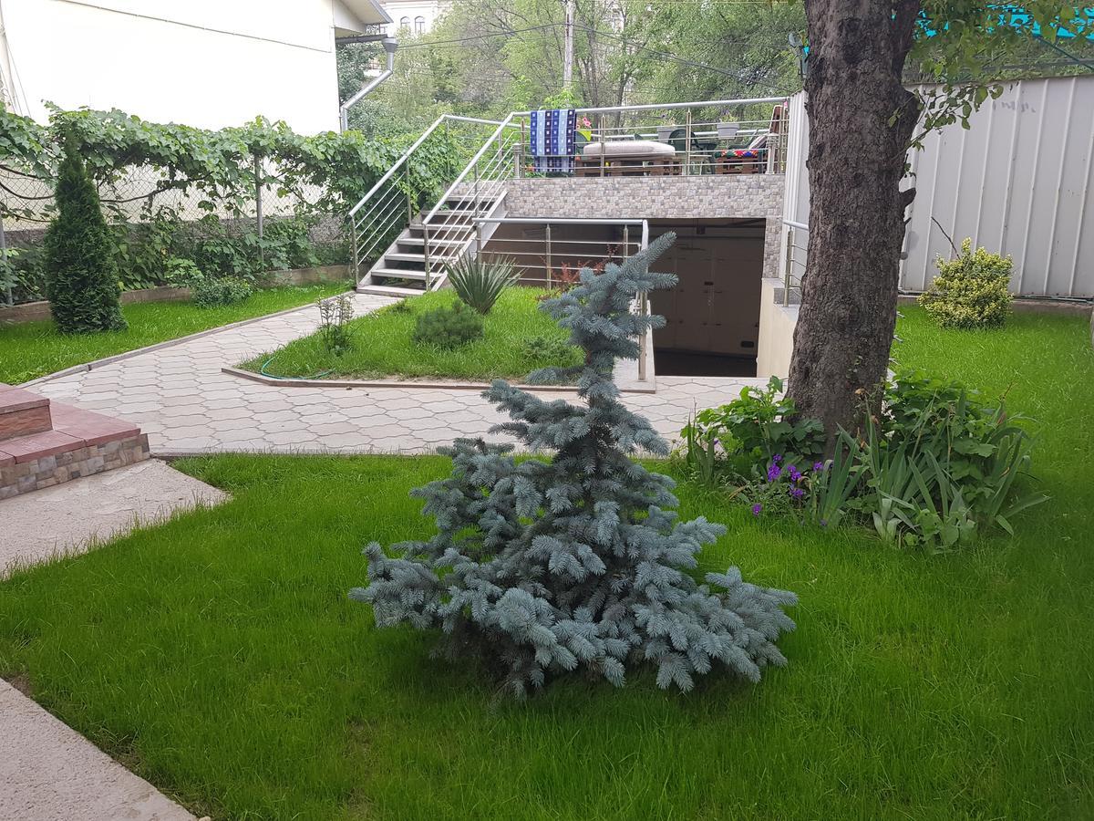 Mountain Road Hostel Almaty Ngoại thất bức ảnh