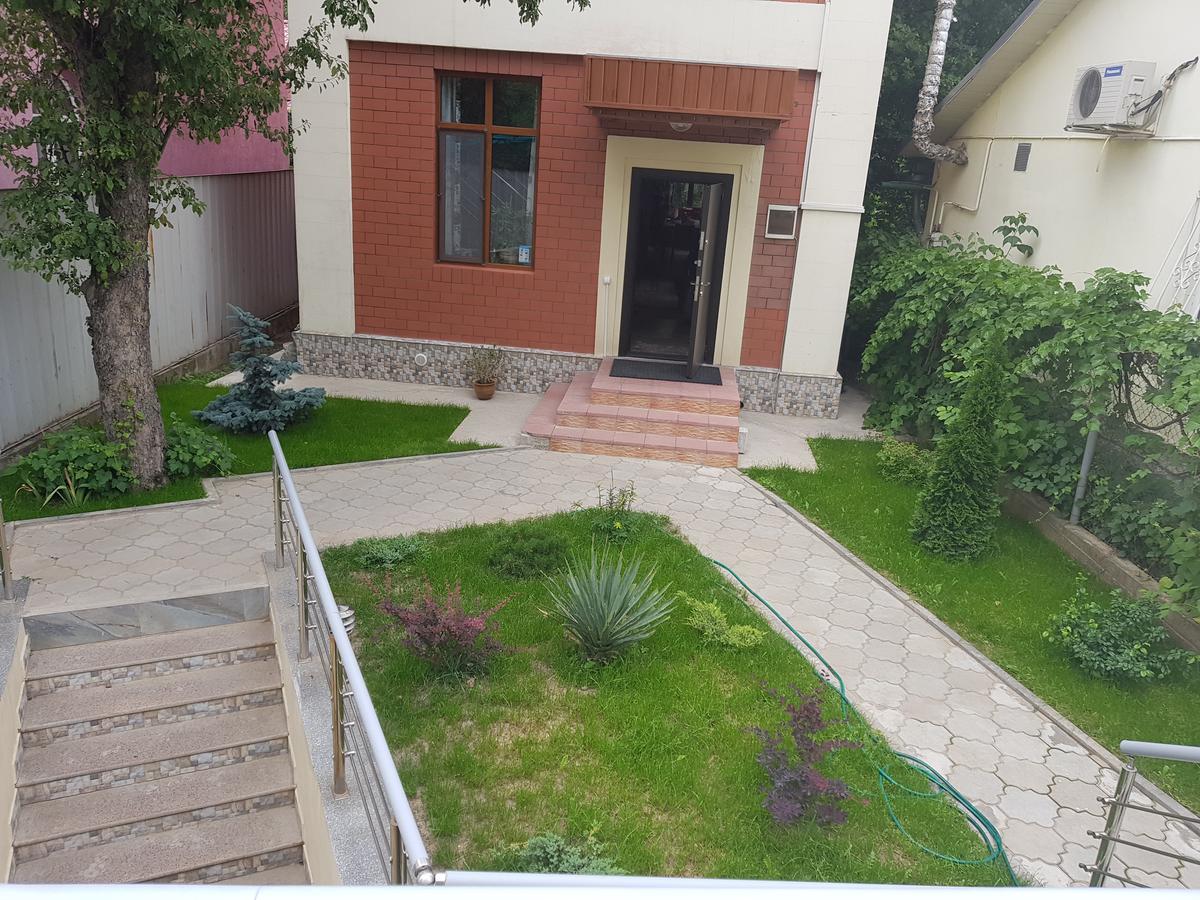 Mountain Road Hostel Almaty Ngoại thất bức ảnh