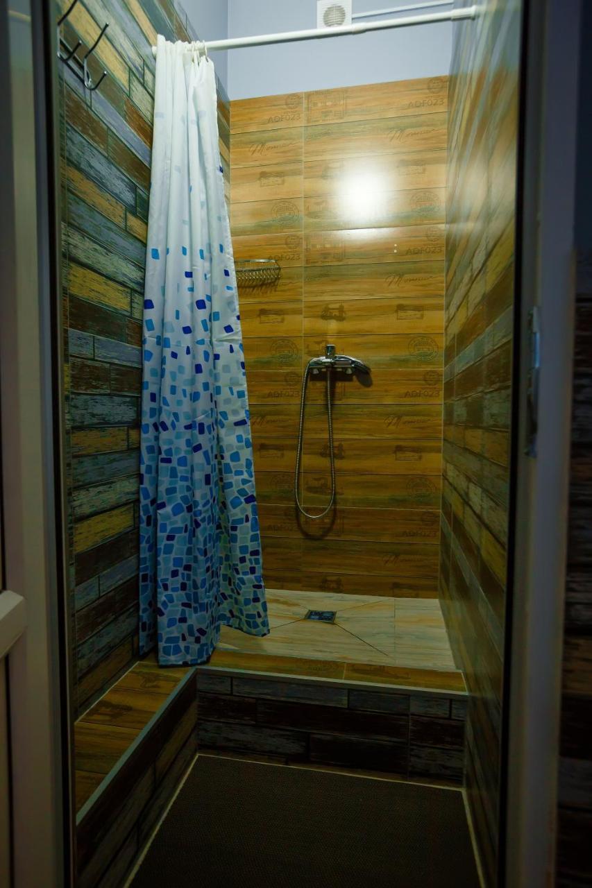 Mountain Road Hostel Almaty Ngoại thất bức ảnh